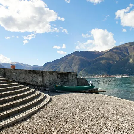 Finestra Al Appartamento Lezzeno